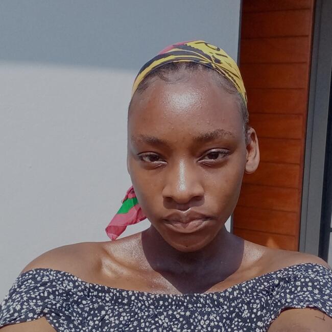 Babysitter in Alberton: Ms Hope