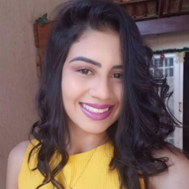 Babá em Brasília: Natalia