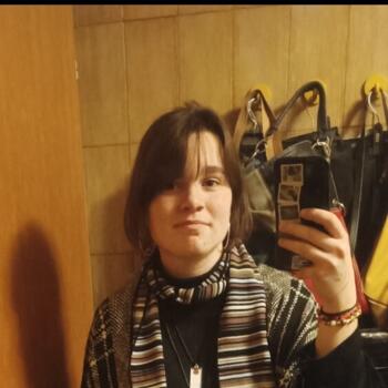 Varuška v Lačja vas: Maya