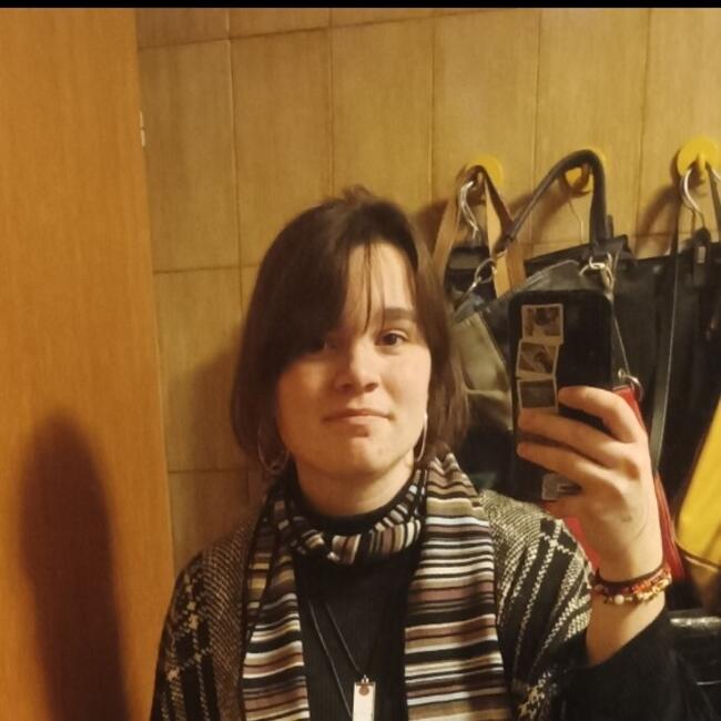 Varuška v Lačja vas: Maya