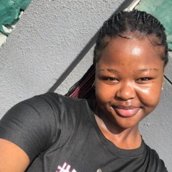 Babysitter in Mossel Bay: Lathitha
