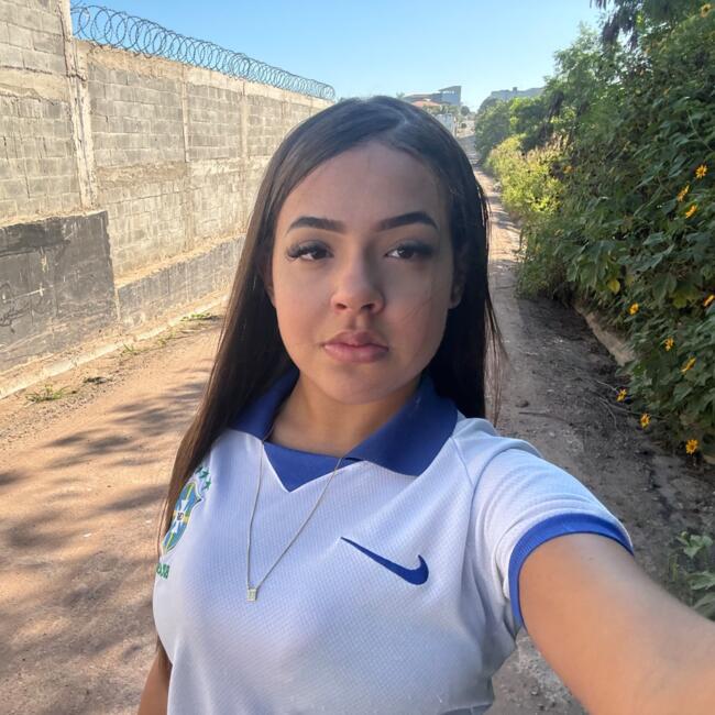 Babá em Vila Velha: Julia