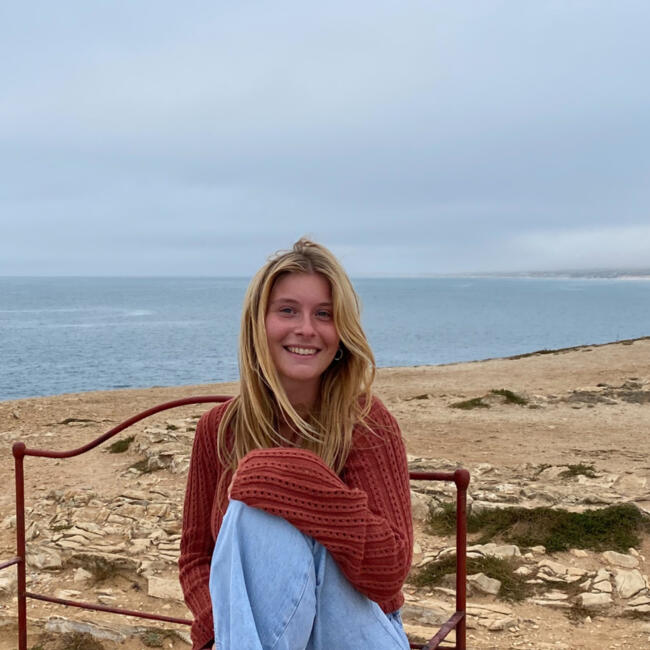 Babysitter in Almada: Joana