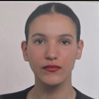 Babysitter in Saint-Germain-en-Laye: Lina