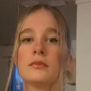 Babysitter in Batz-sur-Mer: Elina