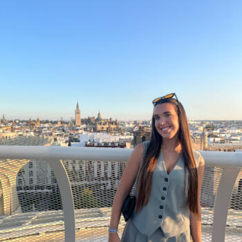 Babysitter in Seville: Maria