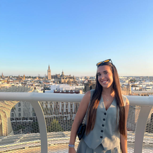 Babysitter in Seville: Maria