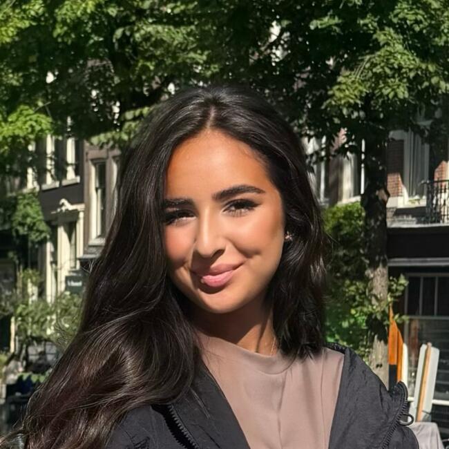 Babysitter in Badhoevedorp: Lina