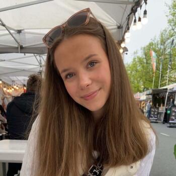 Lastenhoitaja Turku: Helmi