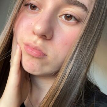 Babysitter Châteauneuf-Villevieille: Lea