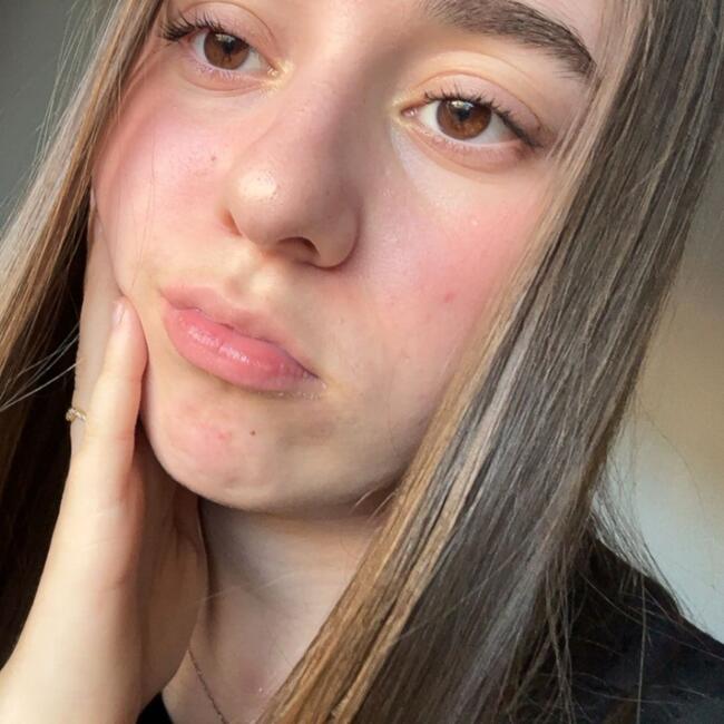 Babysitter in Châteauneuf-Villevieille: Lea