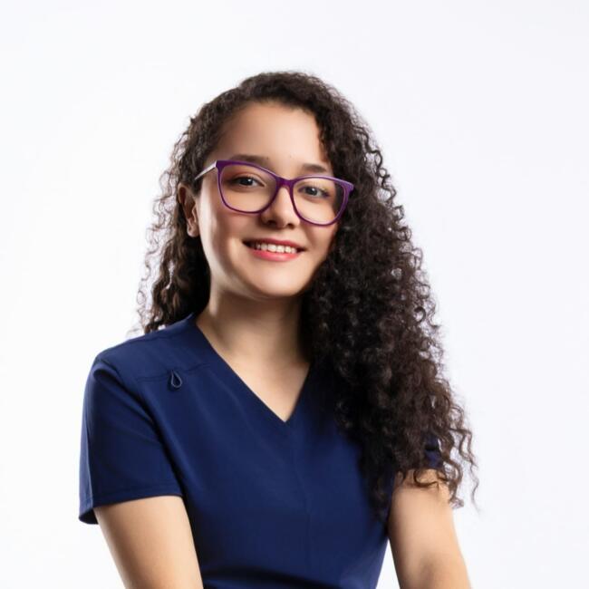 Niñera en Cartago: Victoria