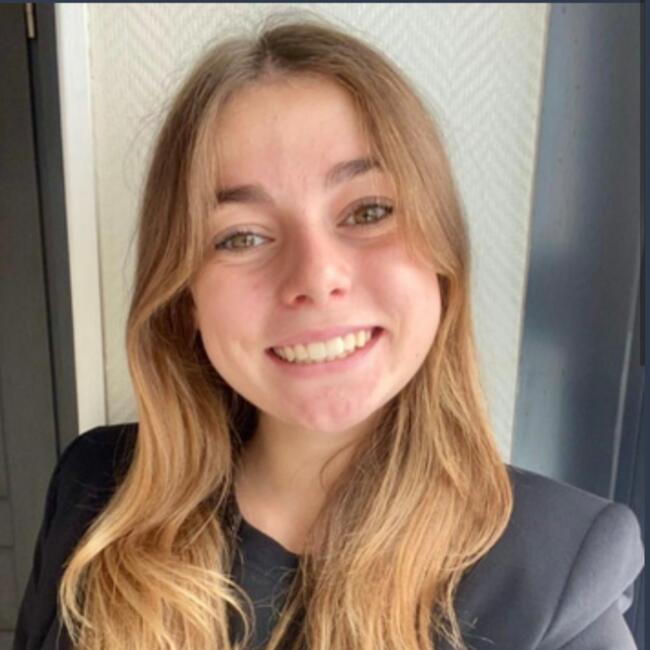 Babysitter in Saint-André-lez-Lille: Garance