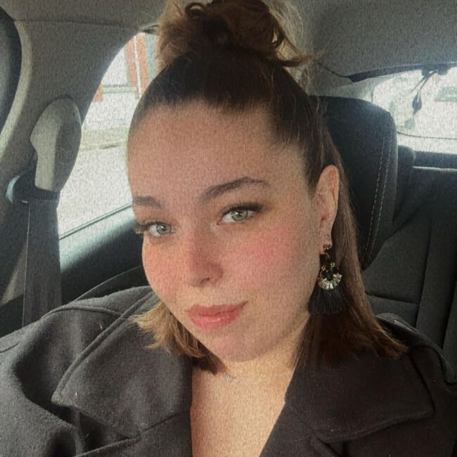 Babysitter in Linselles: Elina