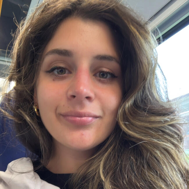 Babysitter a Täsch: Nair Aun