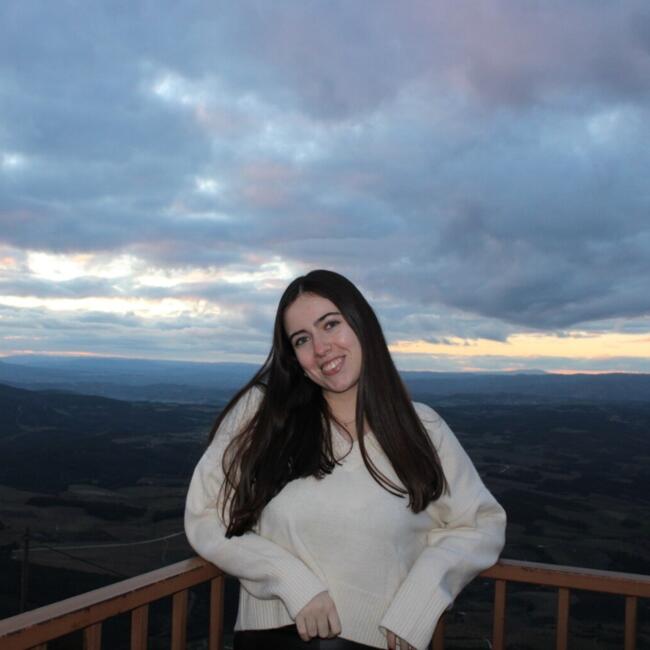 Babysitter em Almada: Mariana