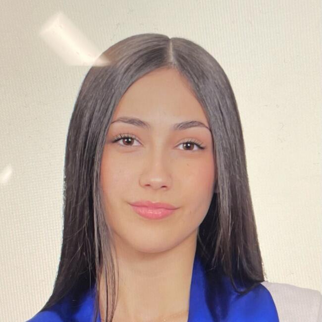 Babysitter in Madrid: Adriana