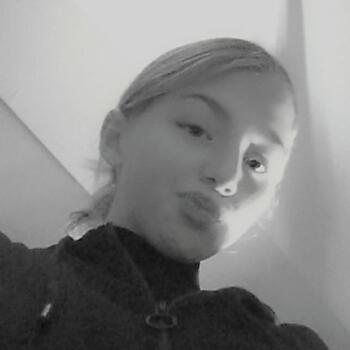 Oppas in Muiden: Faye