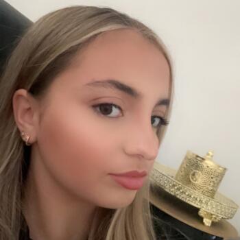 Babysitter in Taverny: Amina