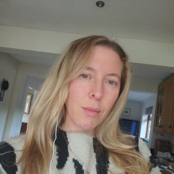 Babysitter in São José dos Campos: Leia Regan