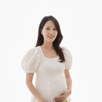 Babysitting job in Singapore: babysitting job Minji