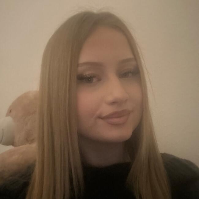 Baby-sitter in Genève: Albulena