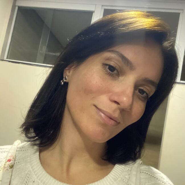Babysitter em Zambujal (Distrito de Lisboa): Anna Paula