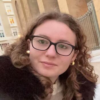 Babysitter Noicattaro: Ilaria