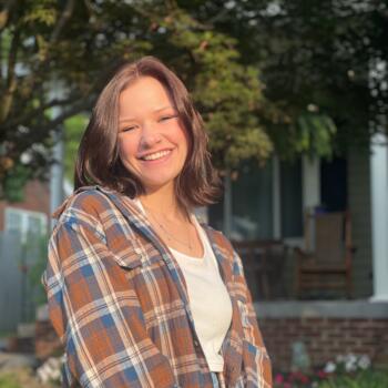 Babysitter in Johnson City: Anna