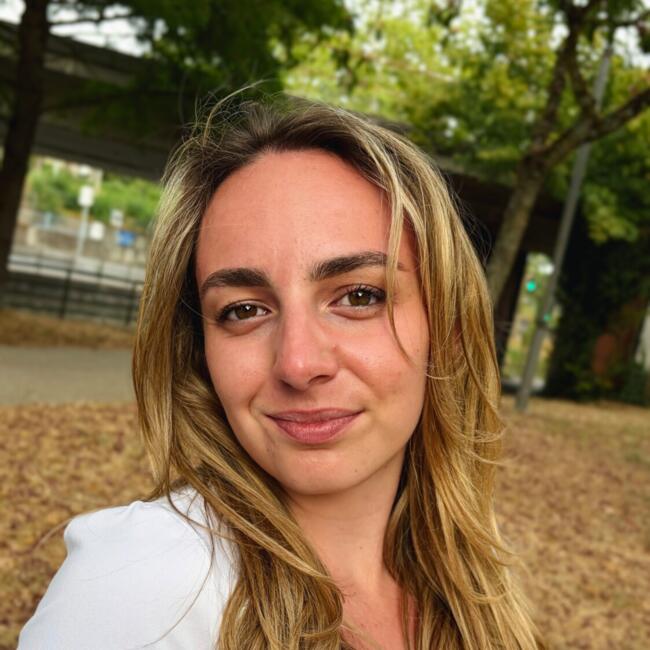 Babysitter in Toulouse: Alexia