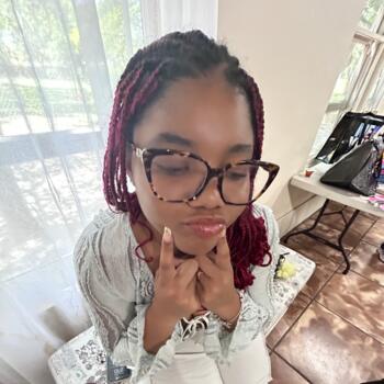 Babysitter in Pembroke Pines: Naiia