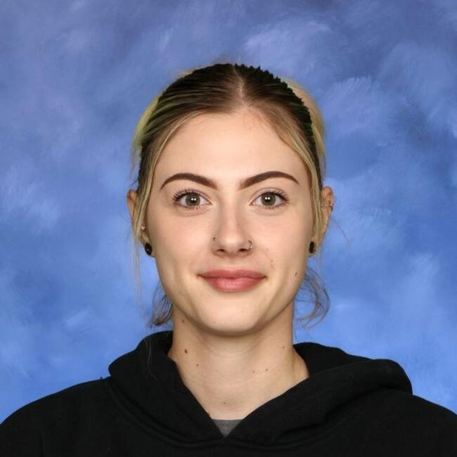 Babysitter in Huntington Beach: Olivia