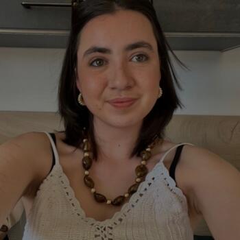 Babysitter in Boisset: Emma