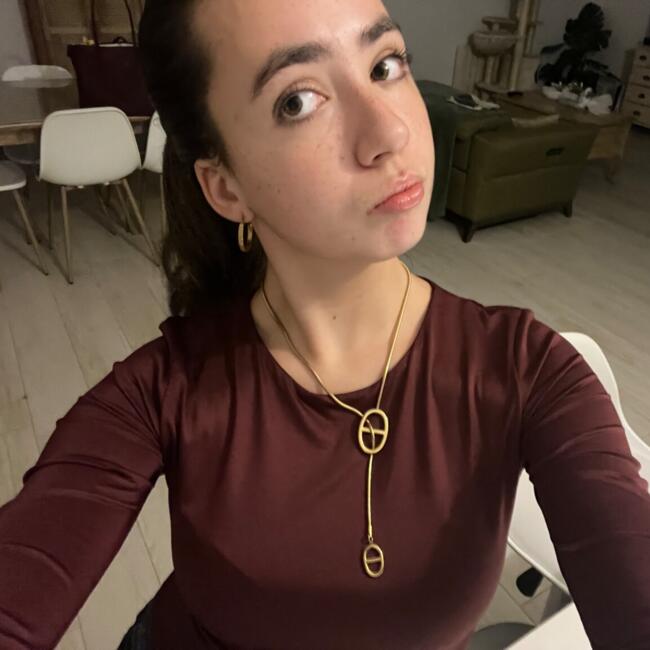 Babysitter in Boisset: Emma