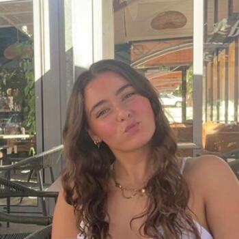 Babysitter in Champs-sur-Marne: Camille