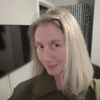 Babysitter in Dundee: Carrie