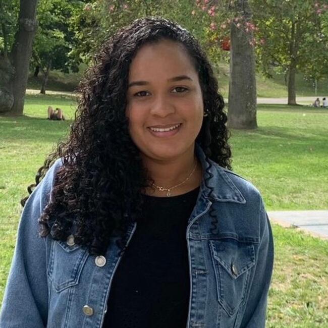 Babysitter em Lisboa: Laiane