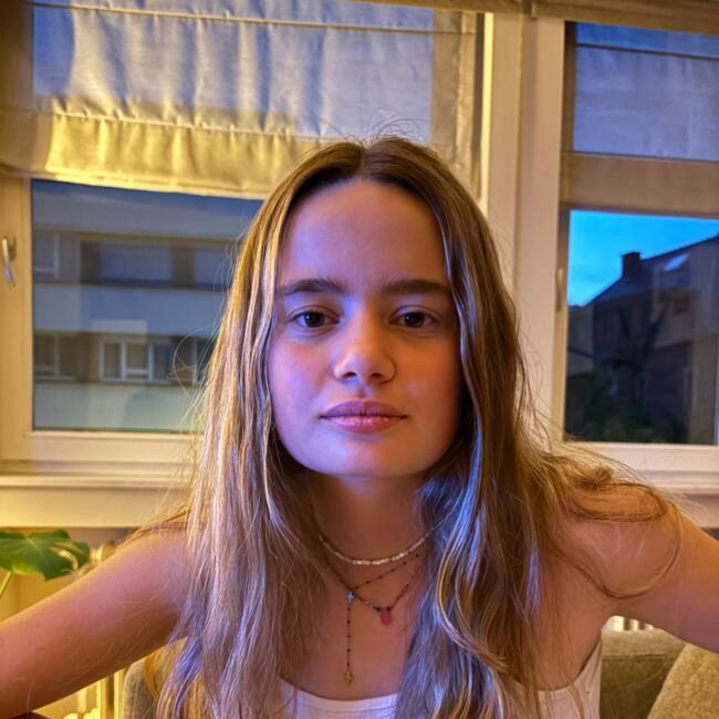 Babysitter in Ukkel: Charlotte