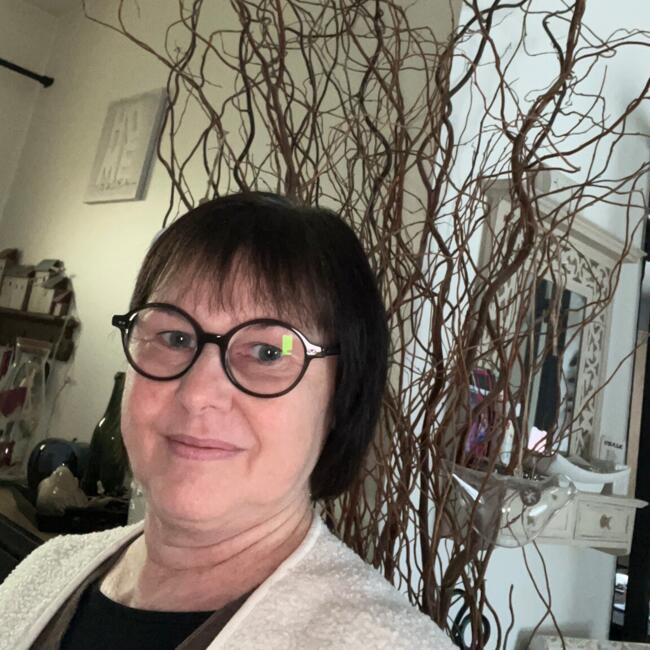Babysitter in Sainte-Soulle: Valérie