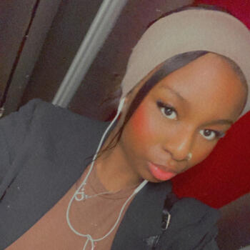 Babysitter in Carrières-sur-Seine: Oumou