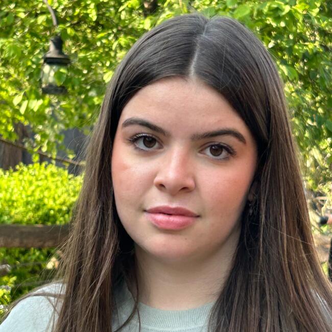 Babysitter in Bergen: Maeva