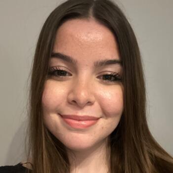 Babysitter in Mons: Maeva