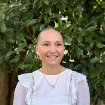 Babysitter in Saint-Brevin-les-Pins: Jade