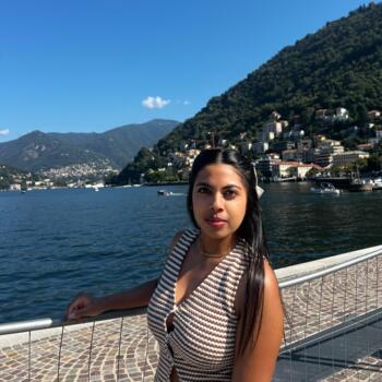 Babysitter in Saint-Cloud: Larissa
