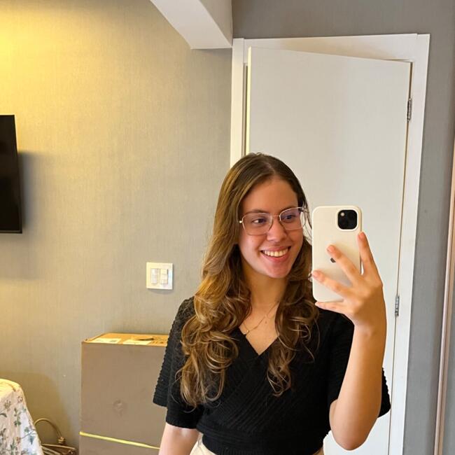 Babysitter in São Luís: Emily Caroly