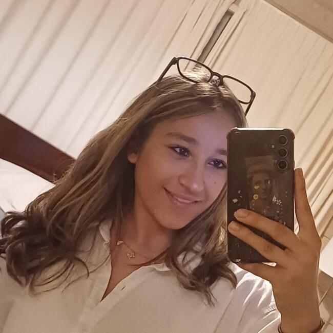 Babysitter in Red Beach: Tamara