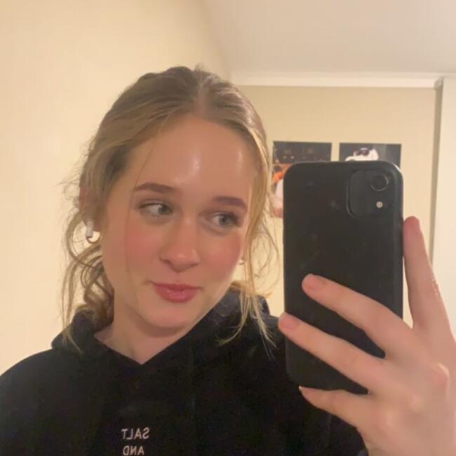 Babysitter in Melbourne: Ava