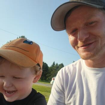 Babysitting job in Massey: babysitting job Adam