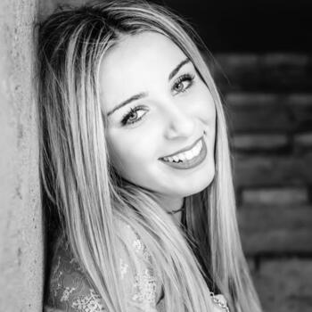 Babysitter a Pietrasanta: Valentina