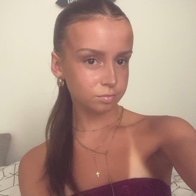 Babysitter in Brest: Jade